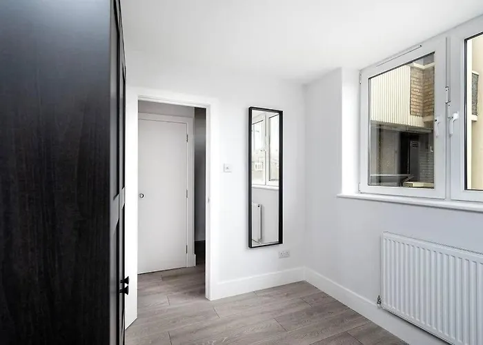 Charming Apartment In The Pleydell Estate
