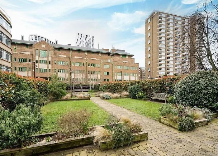 Charming Apartment In The Pleydell Estate